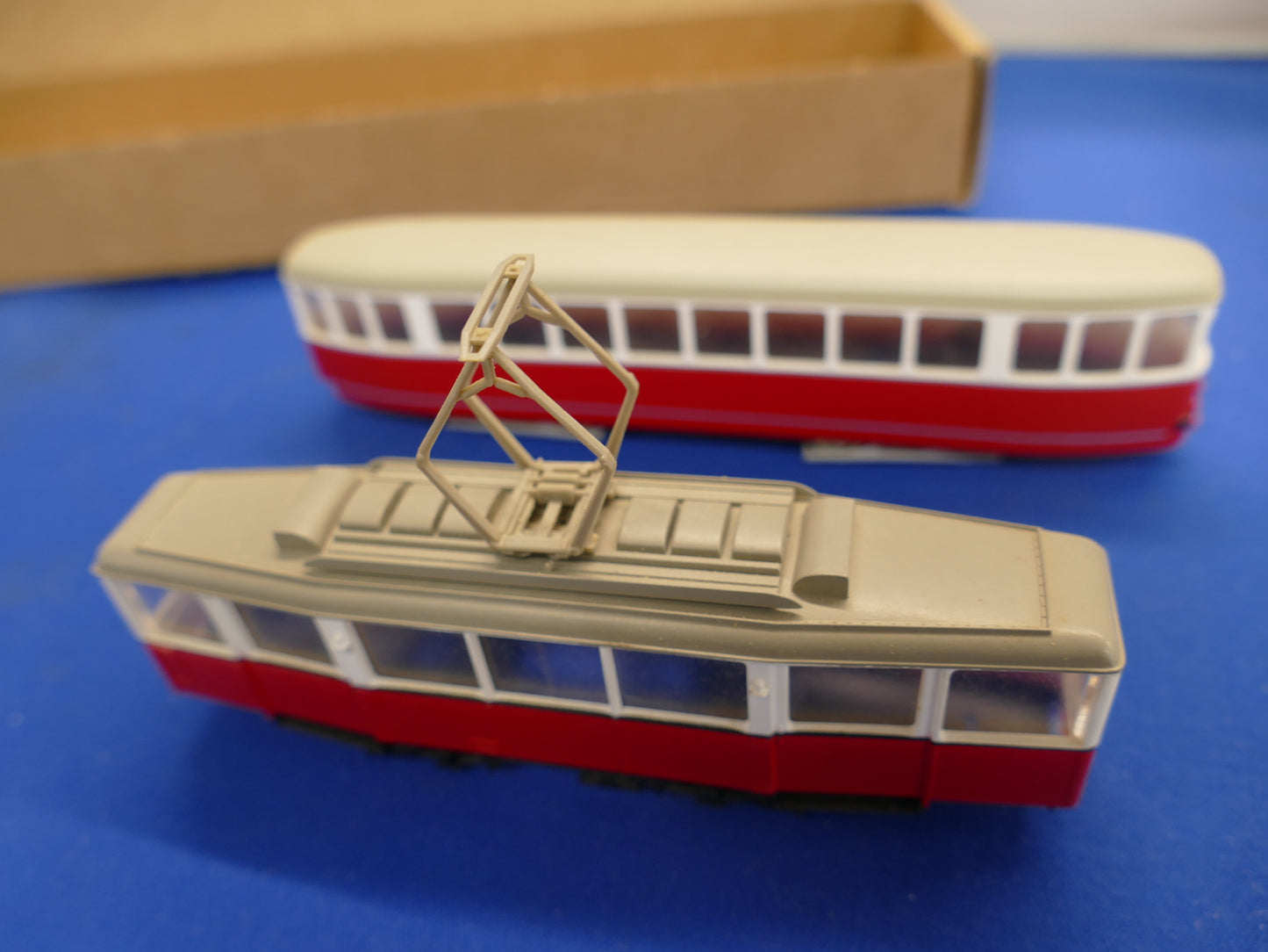 OO/HO Unpowered Tram (used)