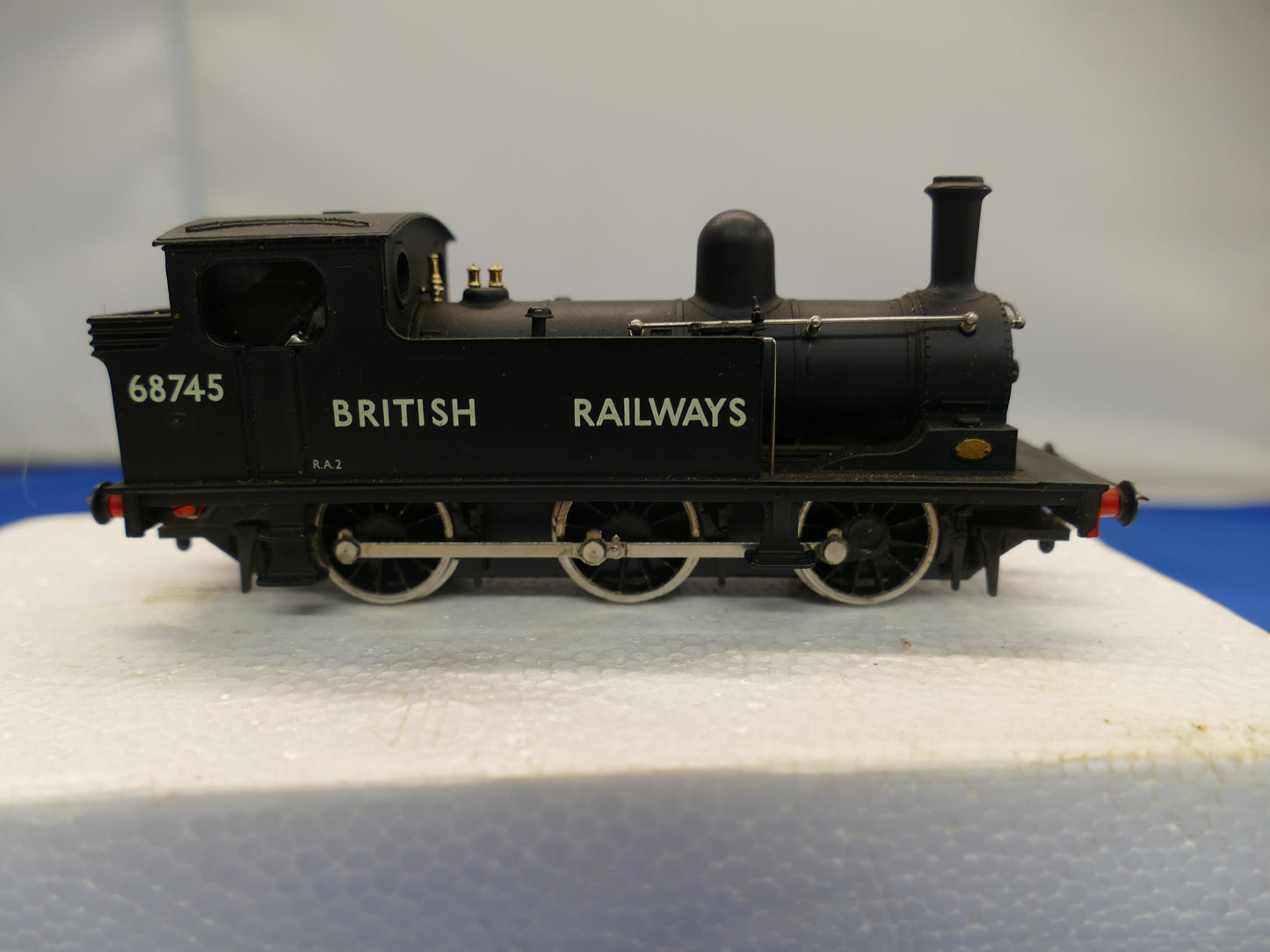 Mainline OO Tank Loco Class J72 (used)