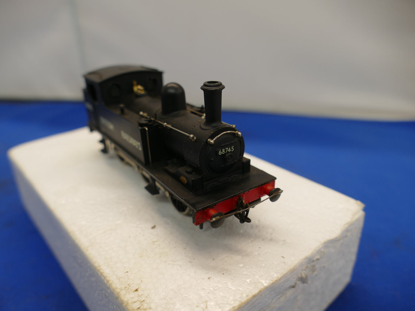 Mainline OO Tank Loco Class J72 (used)