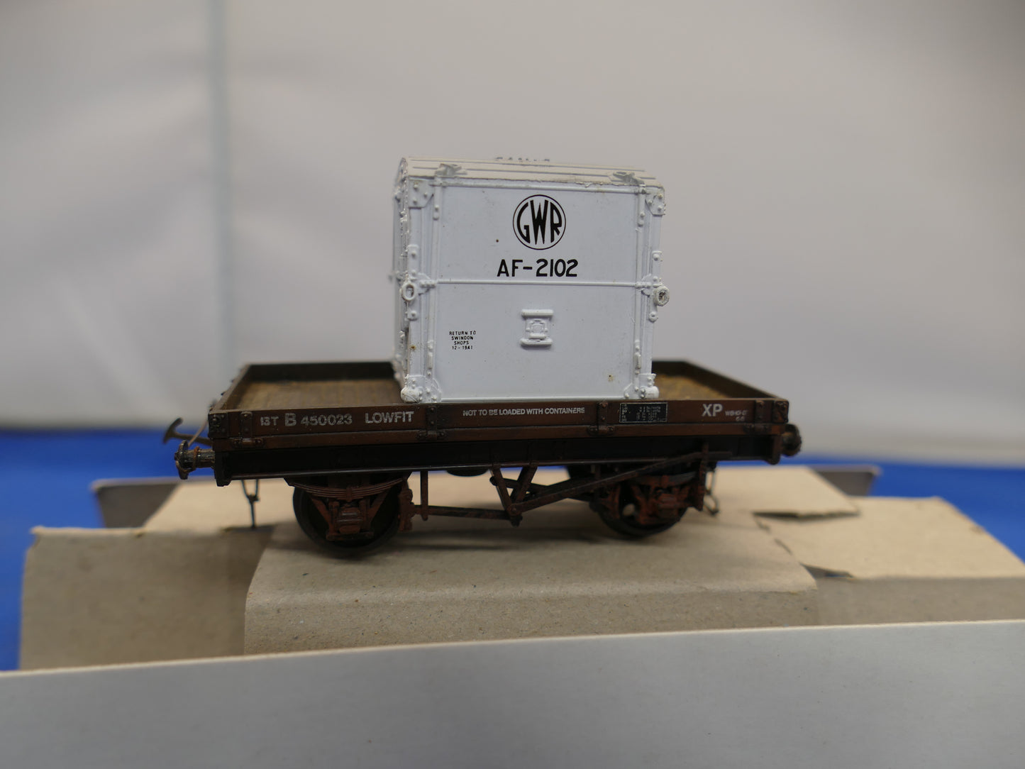 Mainline OO BR Plank Wagon (used)