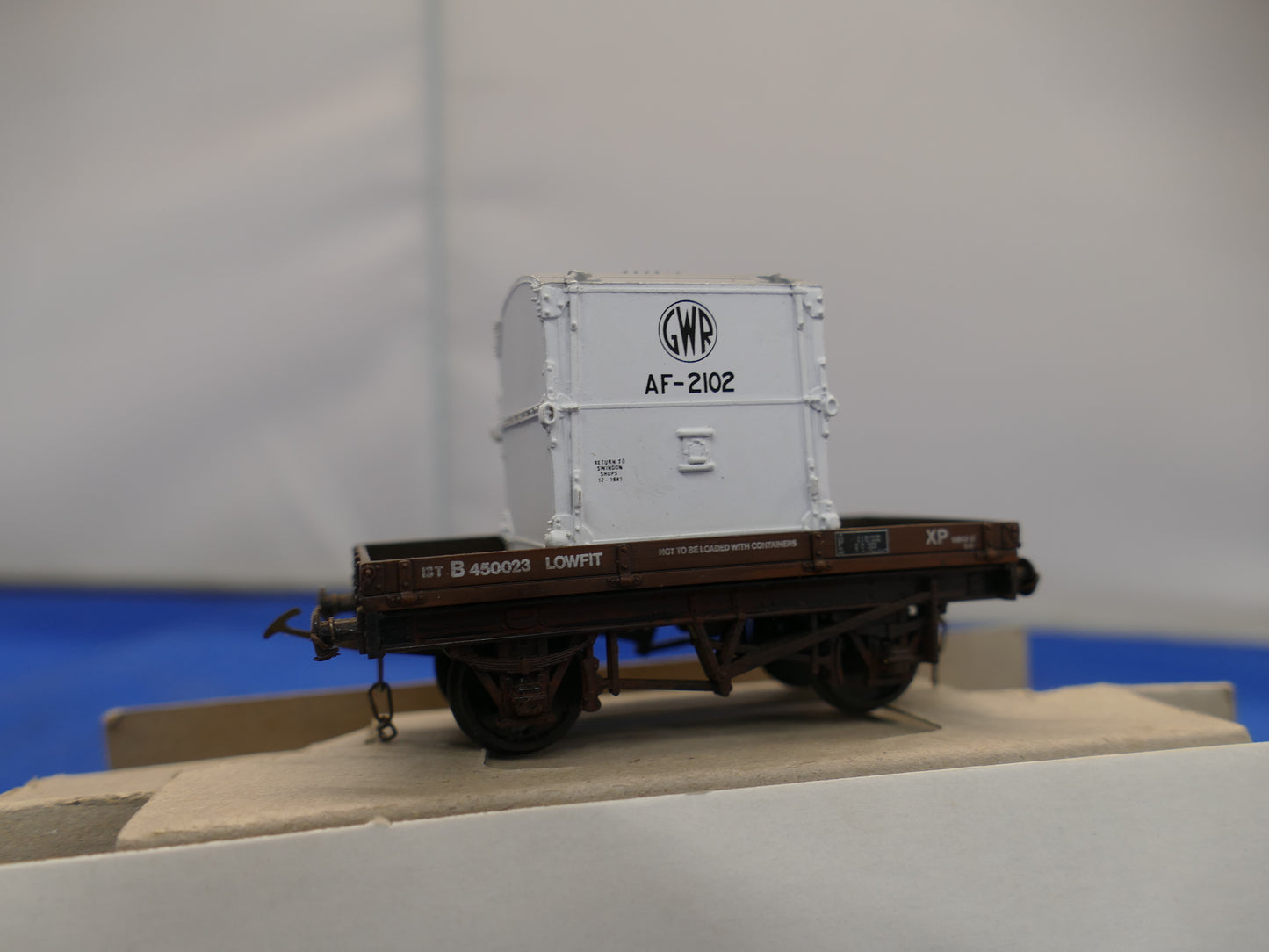 Mainline OO BR Plank Wagon (used)