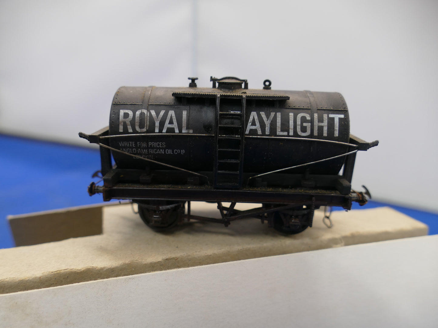 Mainline OO Tank Wagon (used)