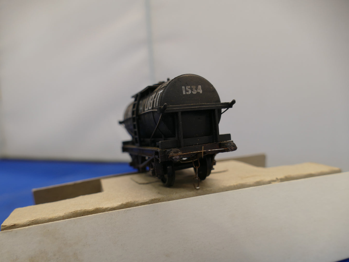 Mainline OO Tank Wagon (used)
