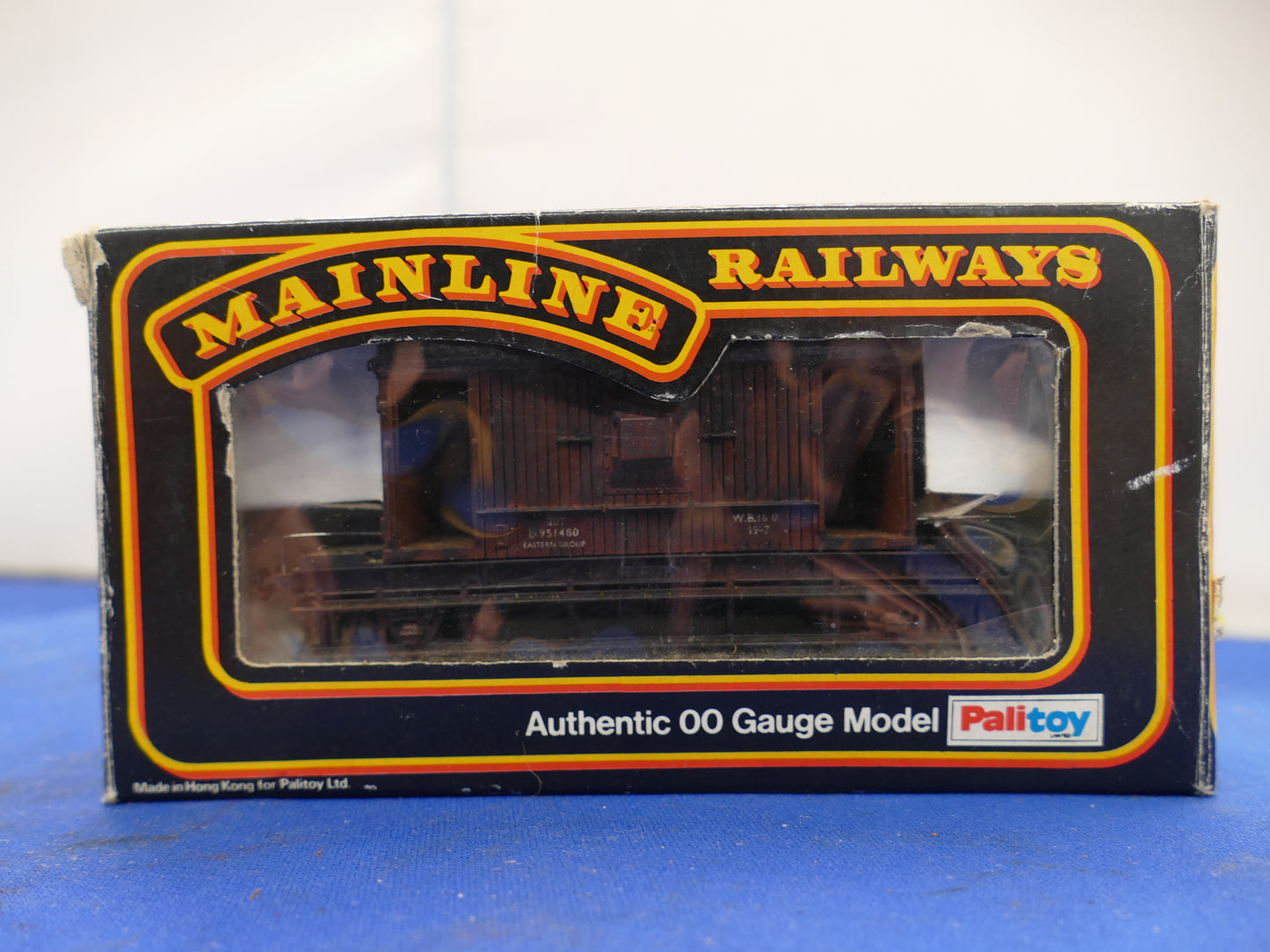 Mainline OO BR Brake Van (used)