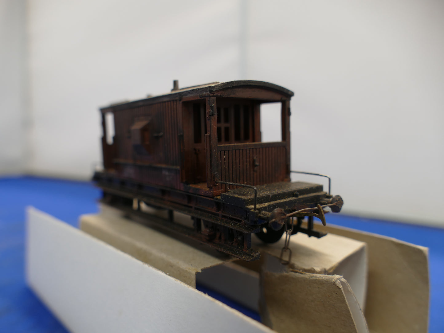Mainline OO BR Brake Van (used)