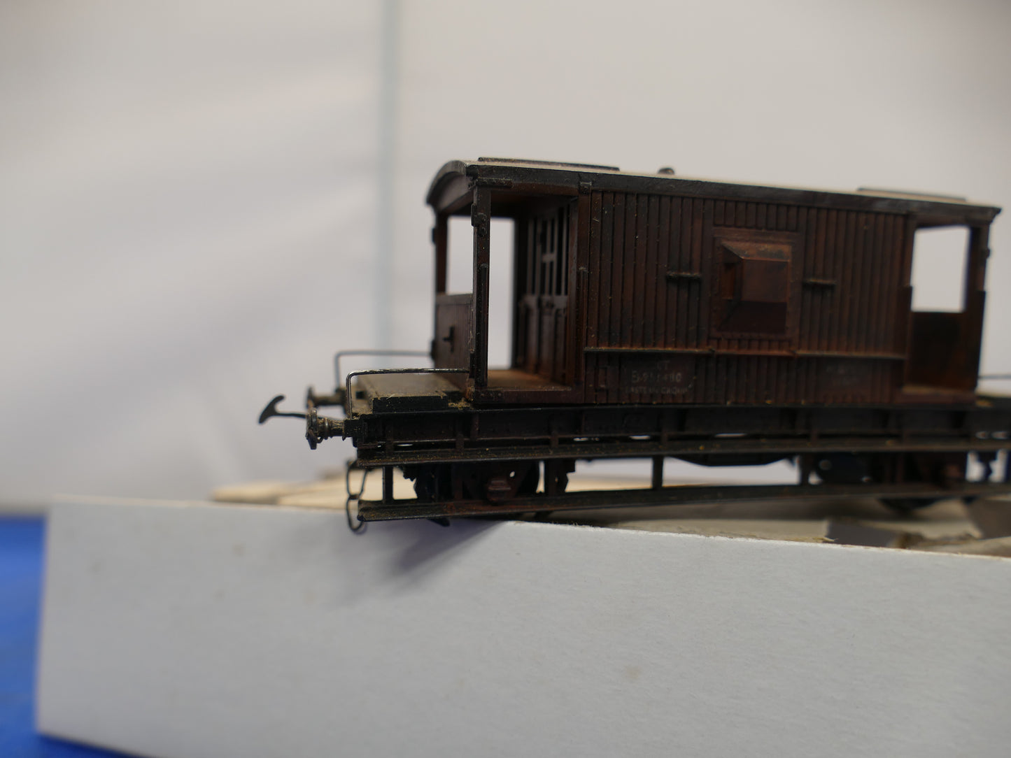 Mainline OO BR Brake Van (used)