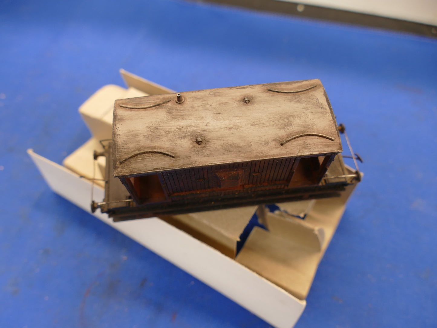 Mainline OO BR Brake Van (used)