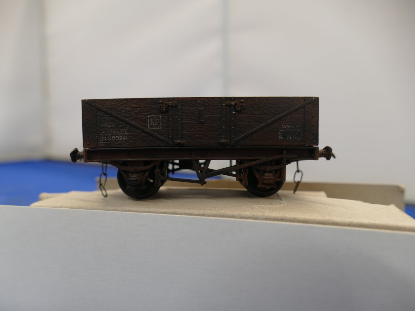 Mainline OO BR Plank Wagon (used)