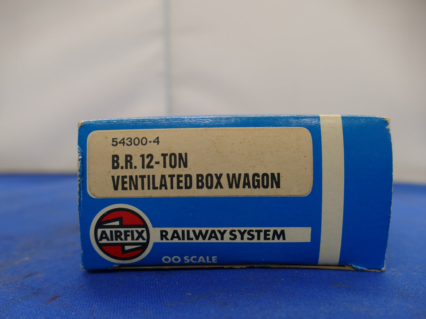 Airfix OO 12 Ton Box Wagon (used)