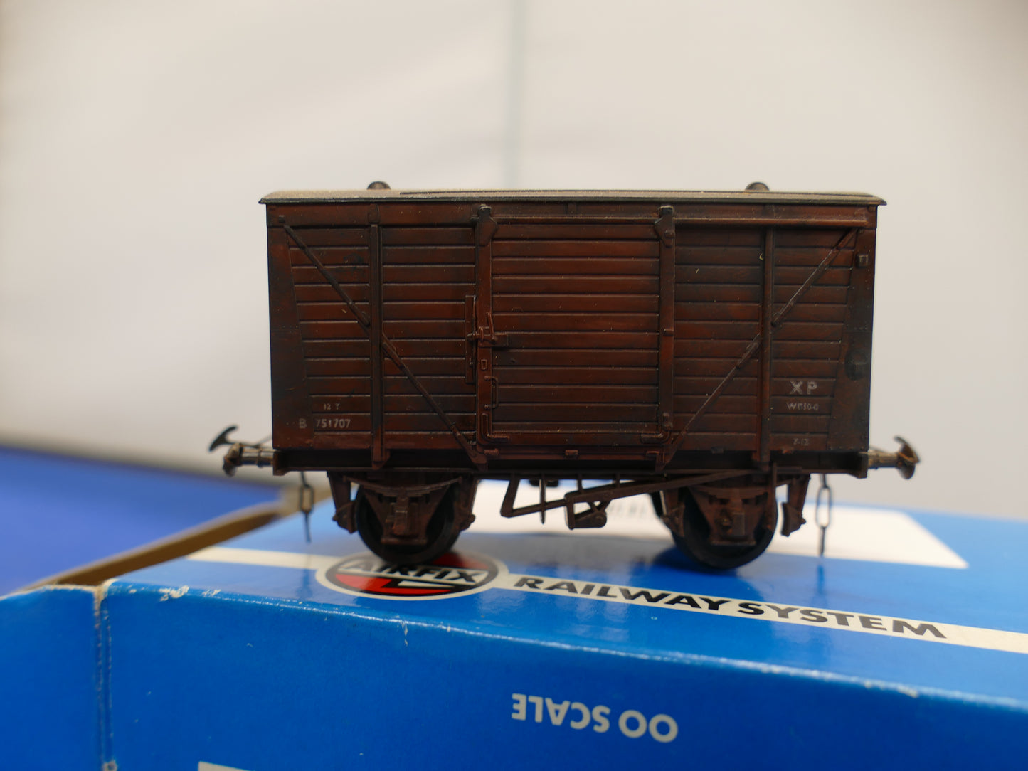 Airfix OO 12 Ton Box Wagon (used)