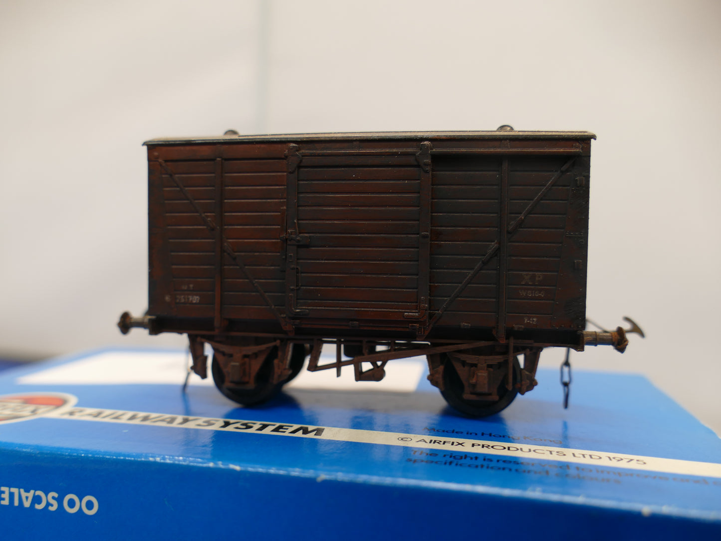 Airfix OO 12 Ton Box Wagon (used)