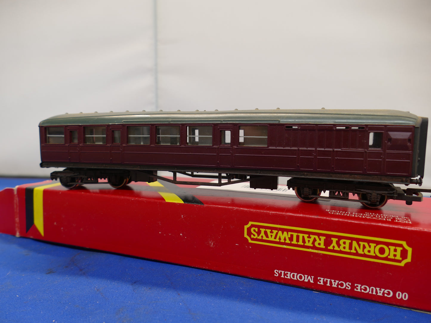 Hornby R436 LNER Coach (Used)