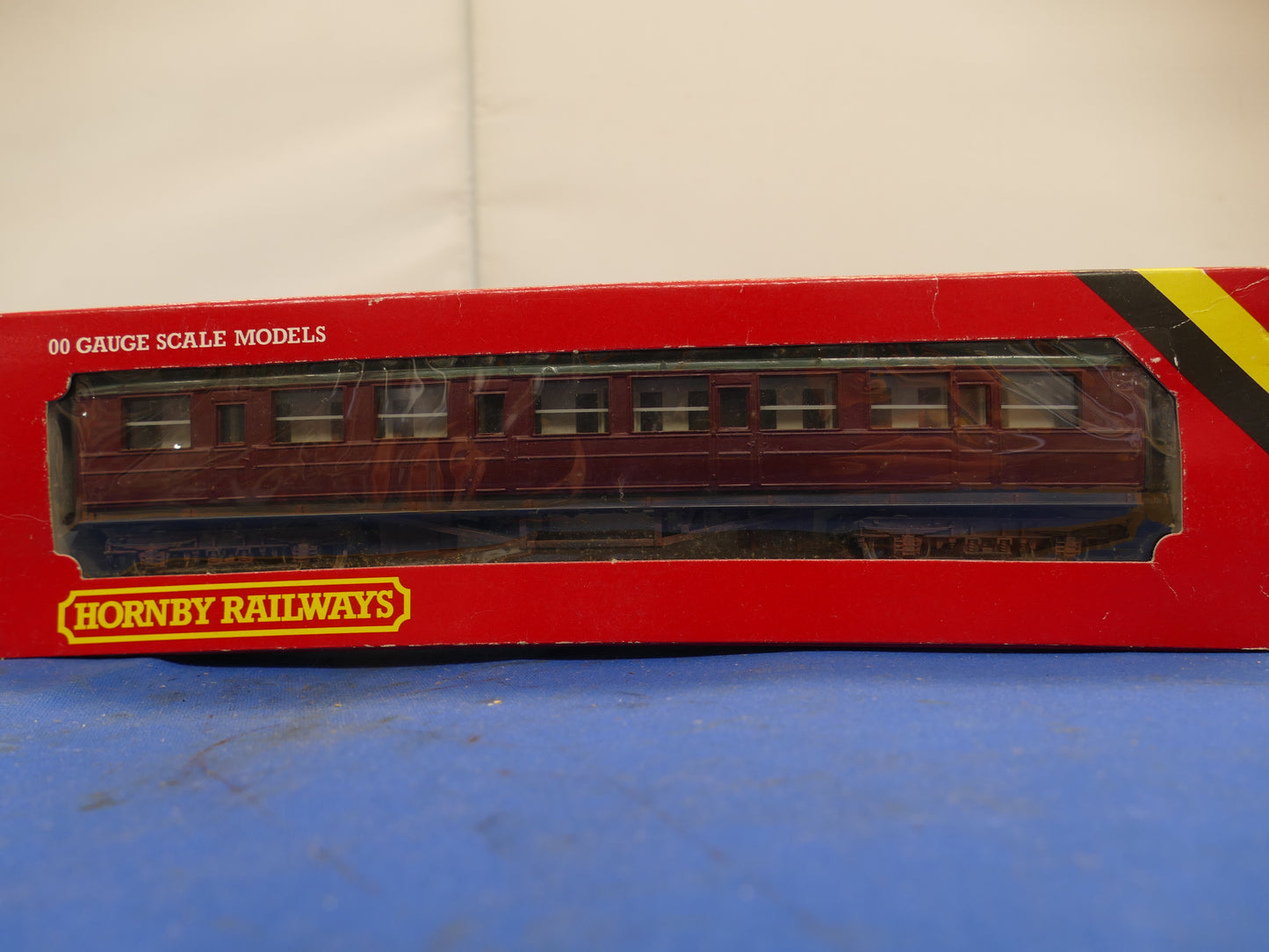 Hornby R435 LNER Coach (Used)