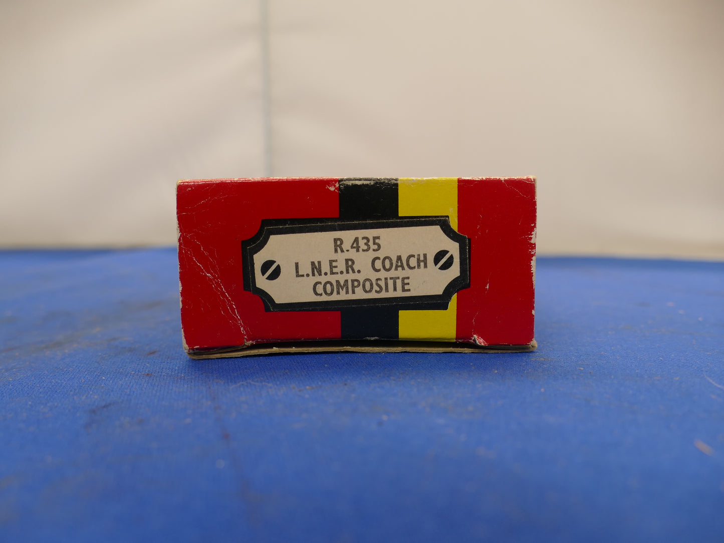 Hornby R435 LNER Coach (Used)