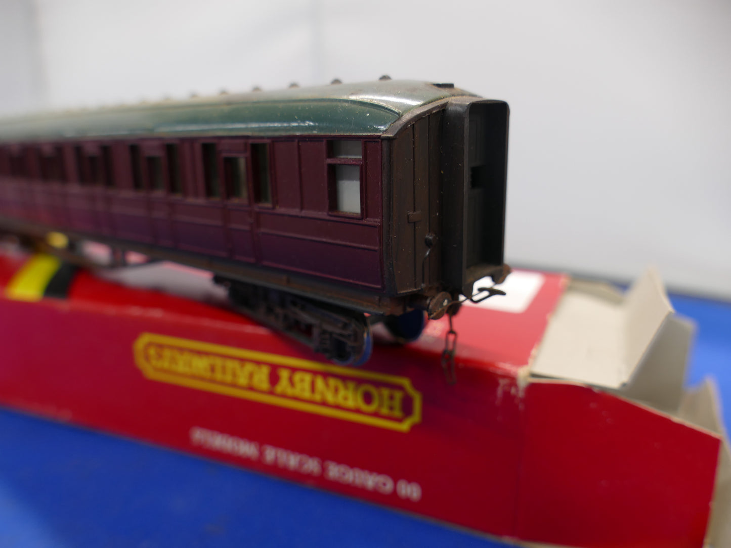Hornby R435 LNER Coach (Used)