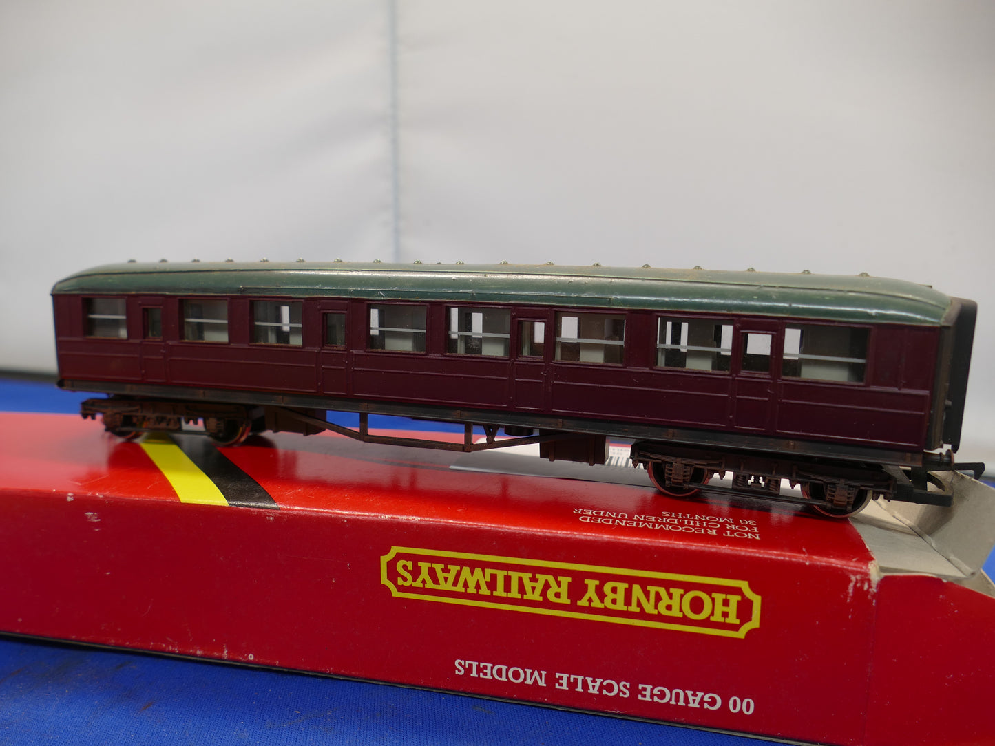 Hornby R435 LNER Coach (Used)