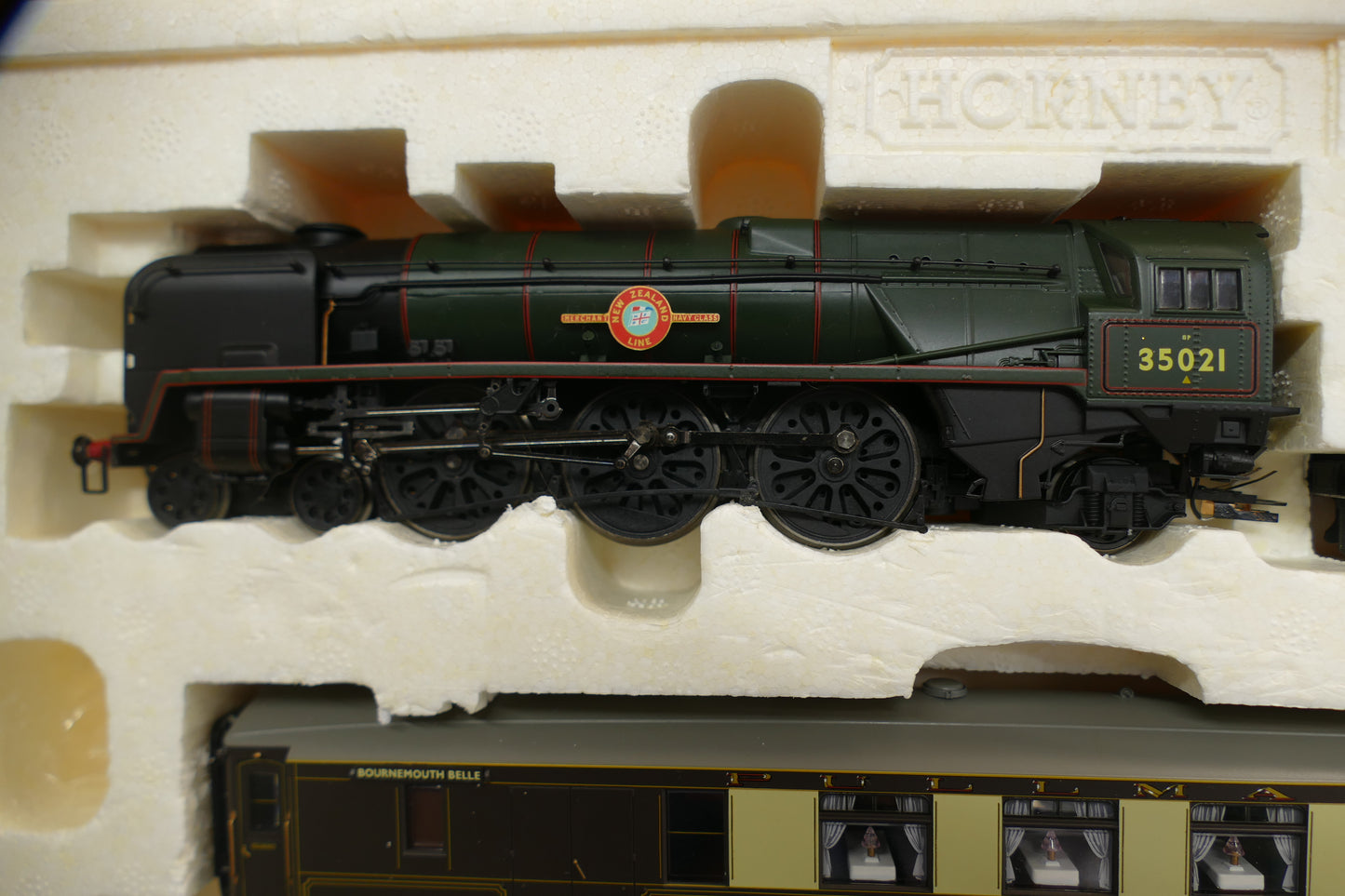 Hornby OO R2300 "Bournemouth Belle" set (used)