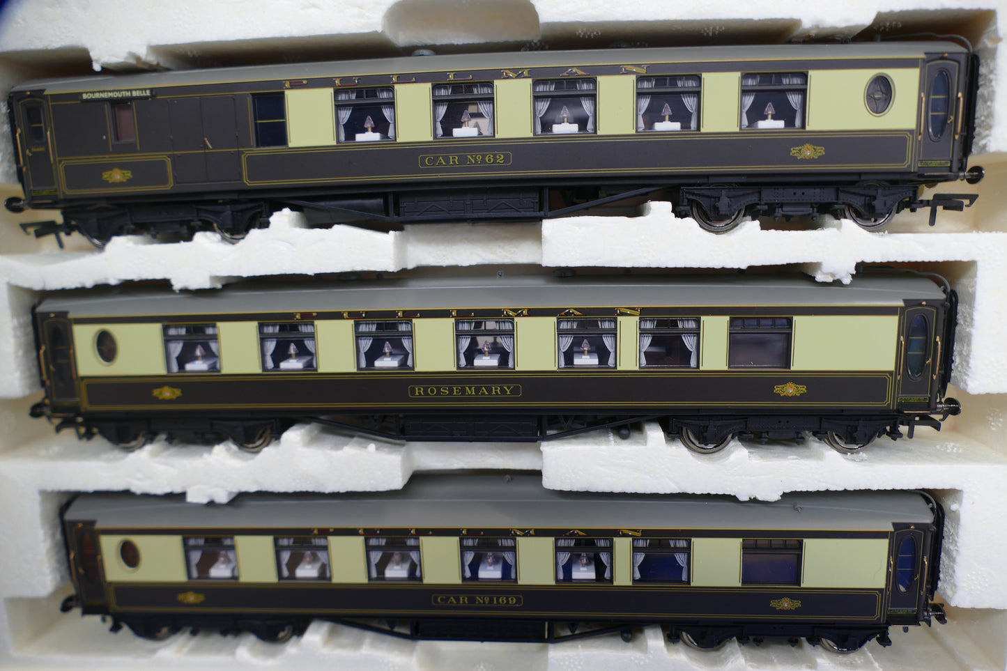 Hornby OO R2300 "Bournemouth Belle" set (used)