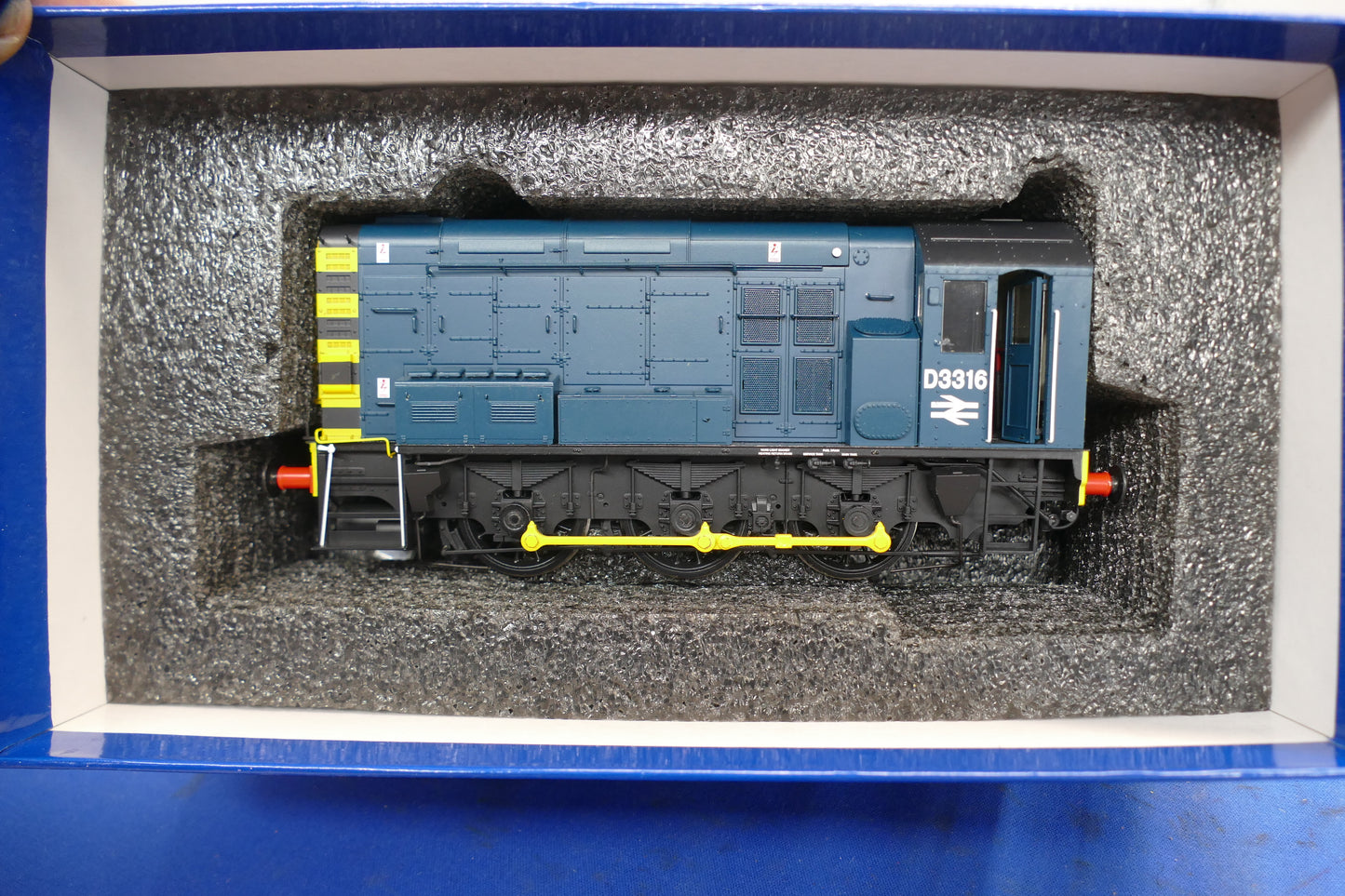 "O" Gauge Dapol Class 08 Diesel (used)