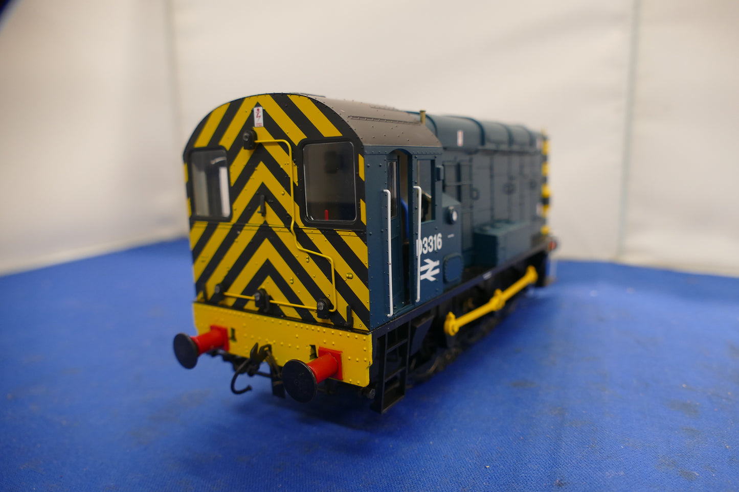 "O" Gauge Dapol Class 08 Diesel (used)