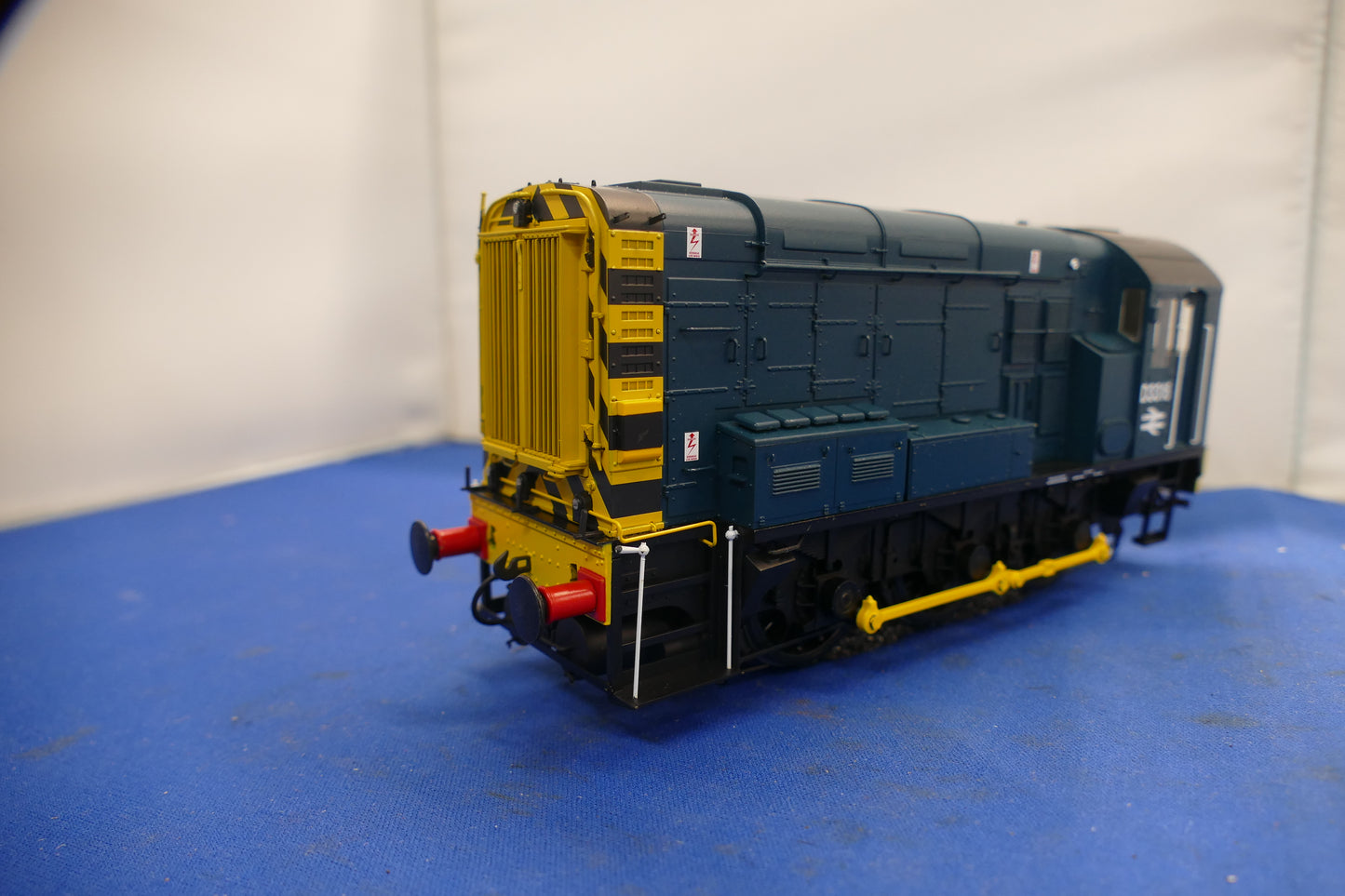 "O" Gauge Dapol Class 08 Diesel (used)