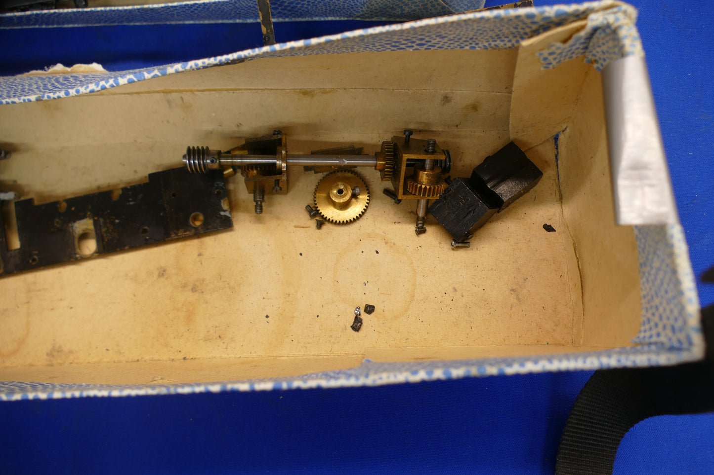 "O" Gauge  BR Diesel 37401 box of Bits (used)