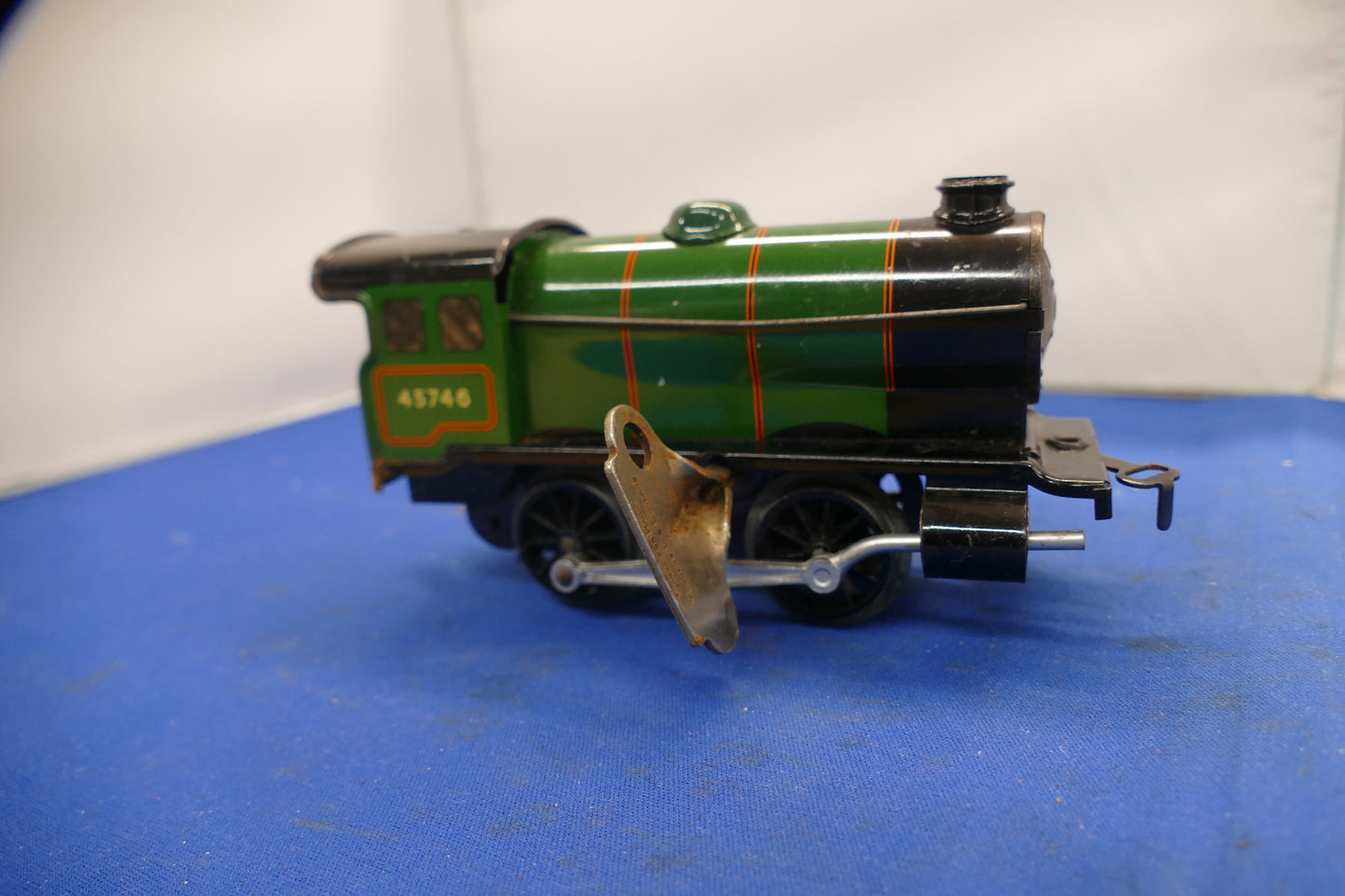 "O" Gauge Clockwork Metal Loco (used)