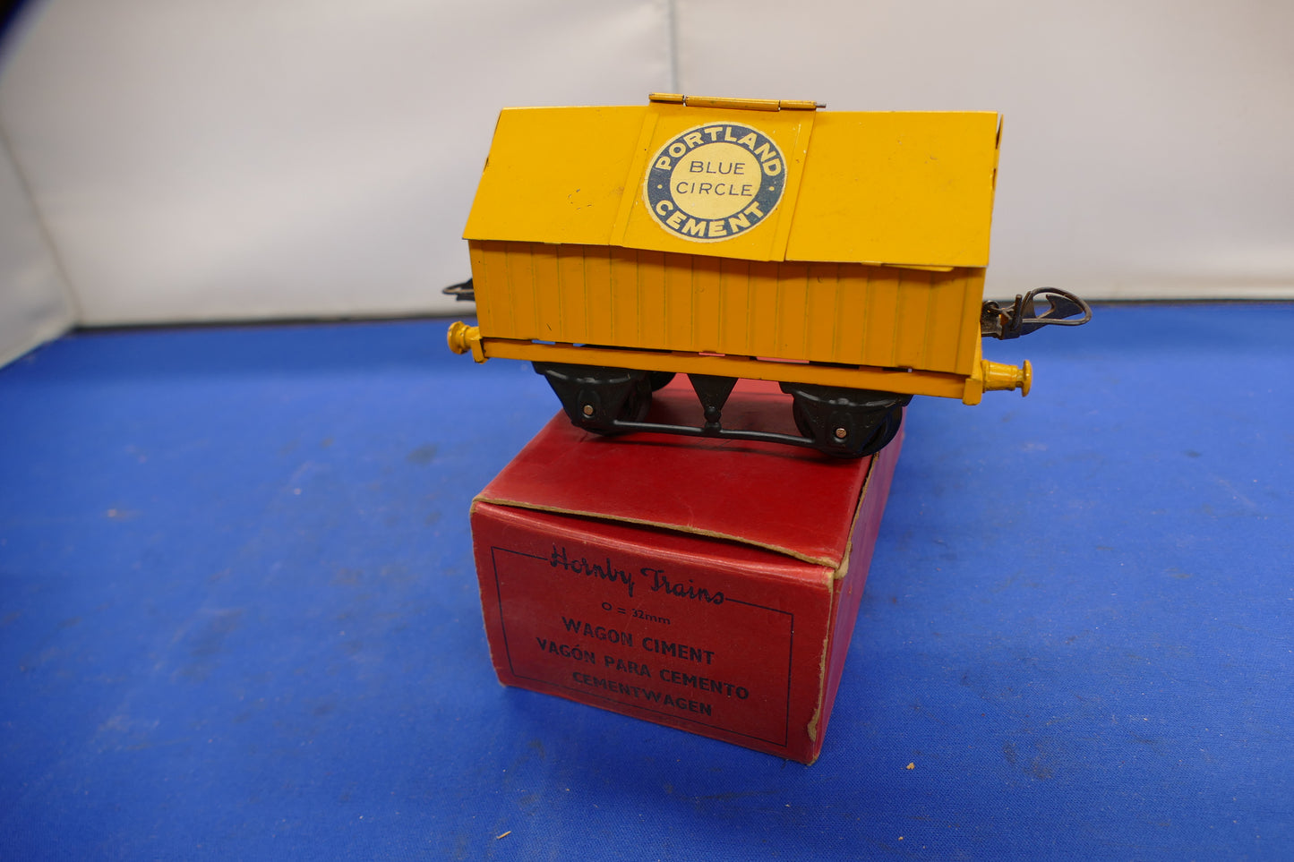Hornby O Gauge Tinplate Wagon "Cement" (used)