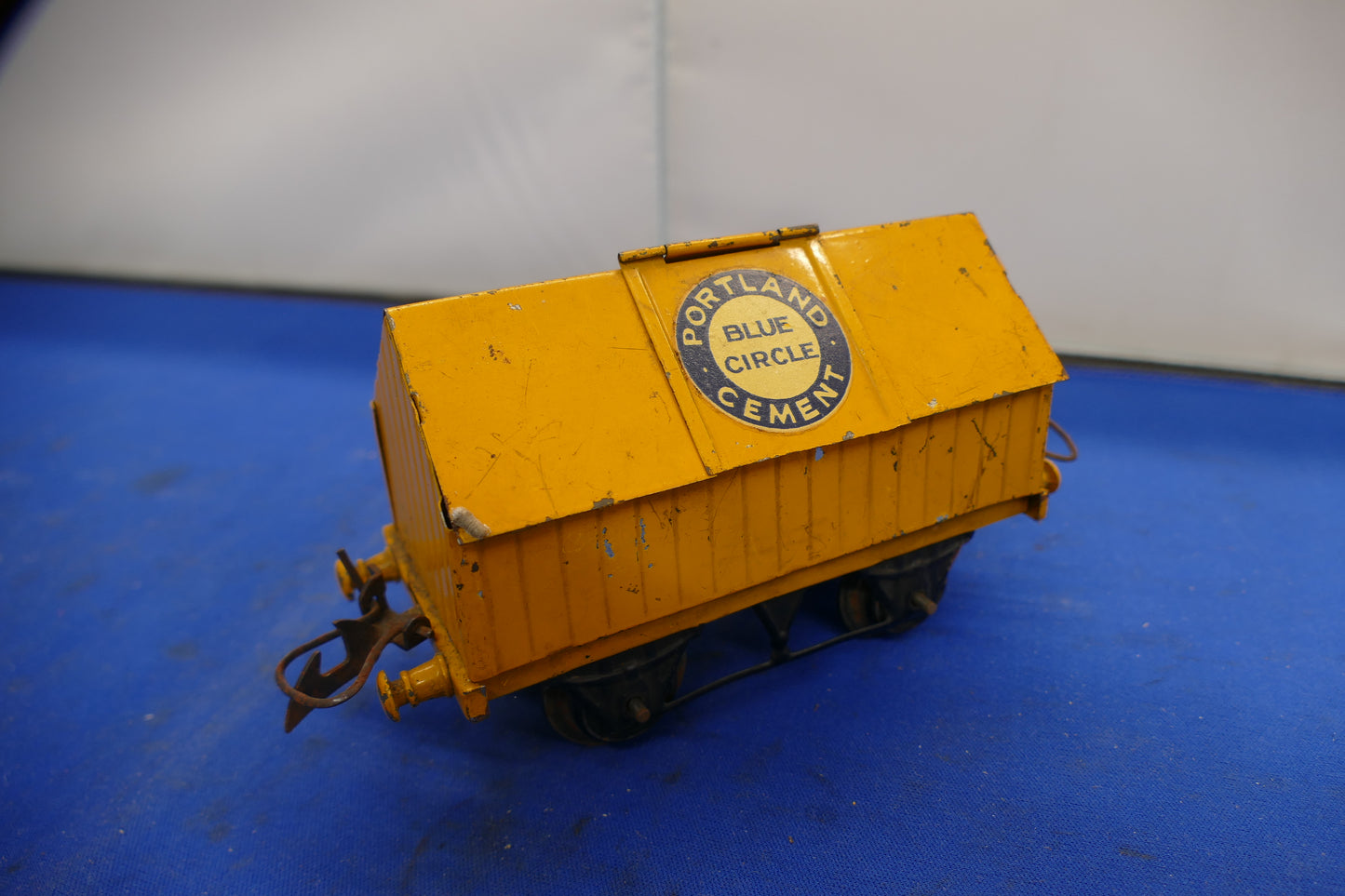 Hornby O Gauge Tinplate Wagon "Cement" (used)