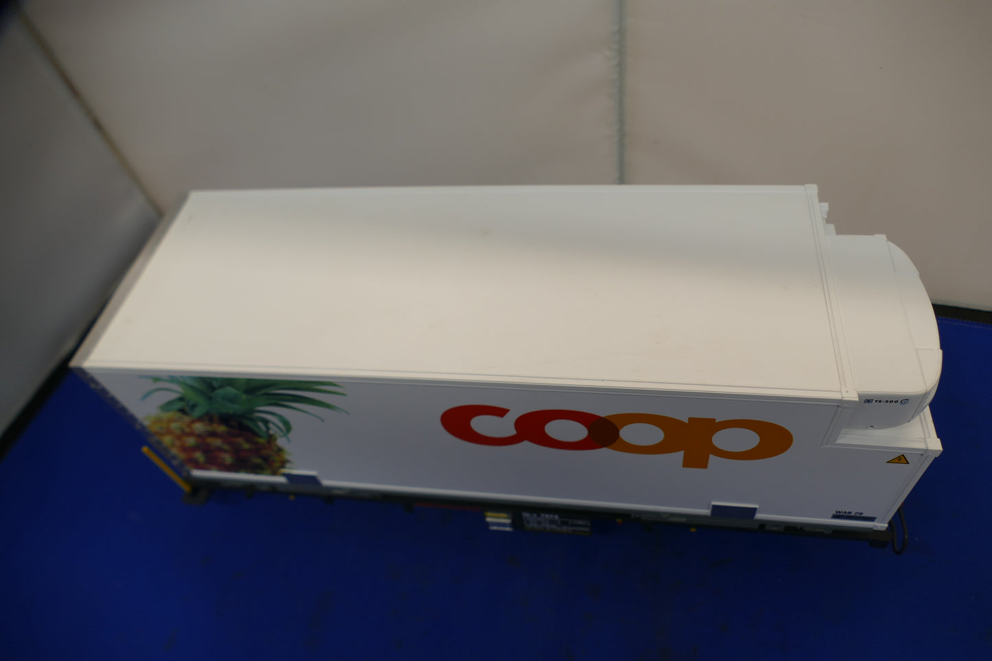 LGB 45890 RhB Container Wagon - Pineapple (used)