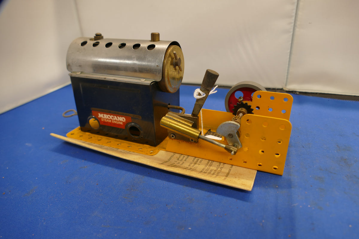 Meccano Static Steam Engine (used)