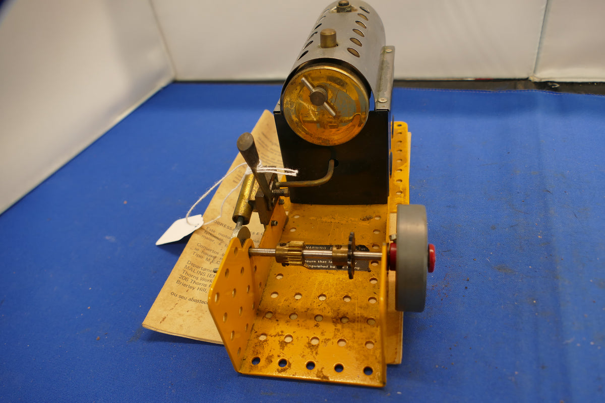 Meccano Static Steam Engine (used)