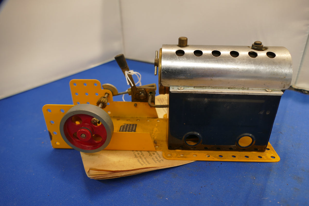 Meccano Static Steam Engine (used)