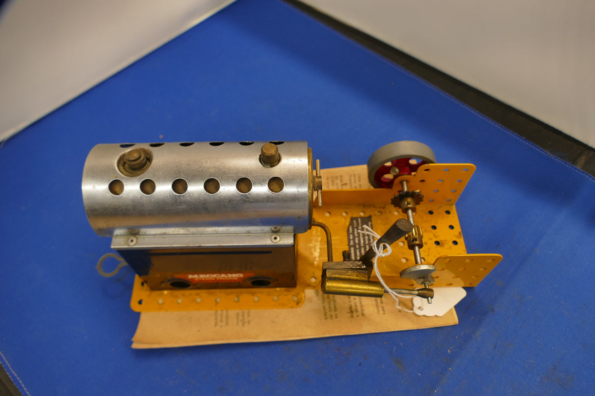 Meccano Static Steam Engine (used)