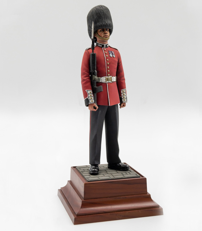 British Grenadier Queen’s Guards 1:16 Figure