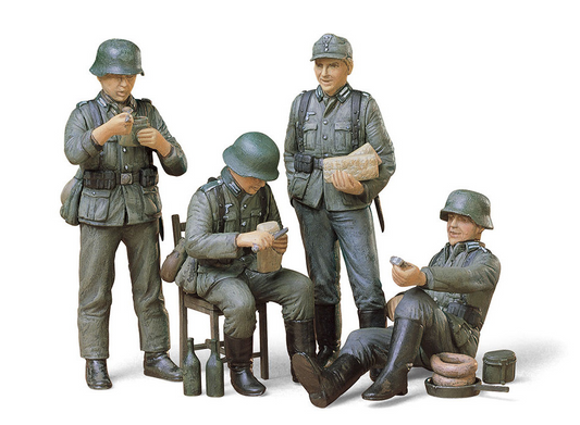 TAMIYA 1/35 German Soldiers at Rest