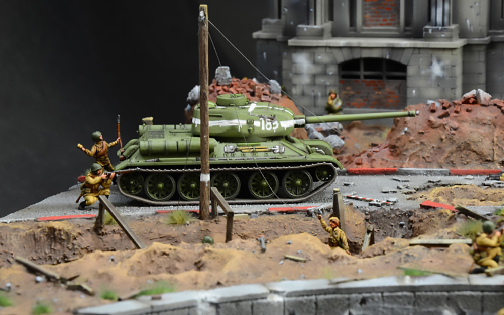 Italeri Berlin 1945: Fall of the Reichstag
